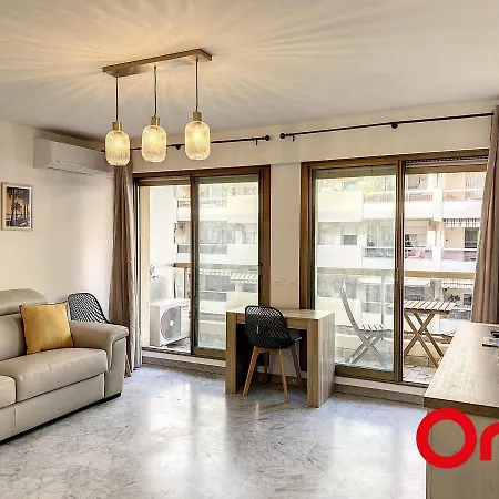 Apartment Climatise Avec Terrasse, Centre-ville De Menton, A Deux Pas Des Plages - Fr-1-647-24 *