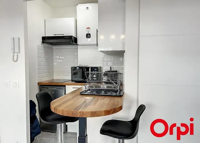 Apartment Climatise Avec Terrasse, Centre-ville De Menton, A Deux Pas Des Plages - Fr-1-647-24