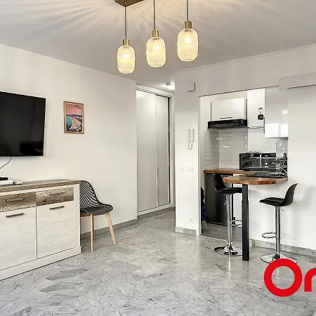 Climatise Avec Terrasse, Centre-ville De Menton, A Deux Pas Des Plages - Fr-1-647-24 Menton