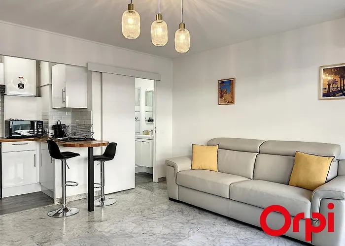 Climatise Avec Terrasse, Centre-ville De Menton, A Deux Pas Des Plages - Fr-1-647-24 * Μεντόν